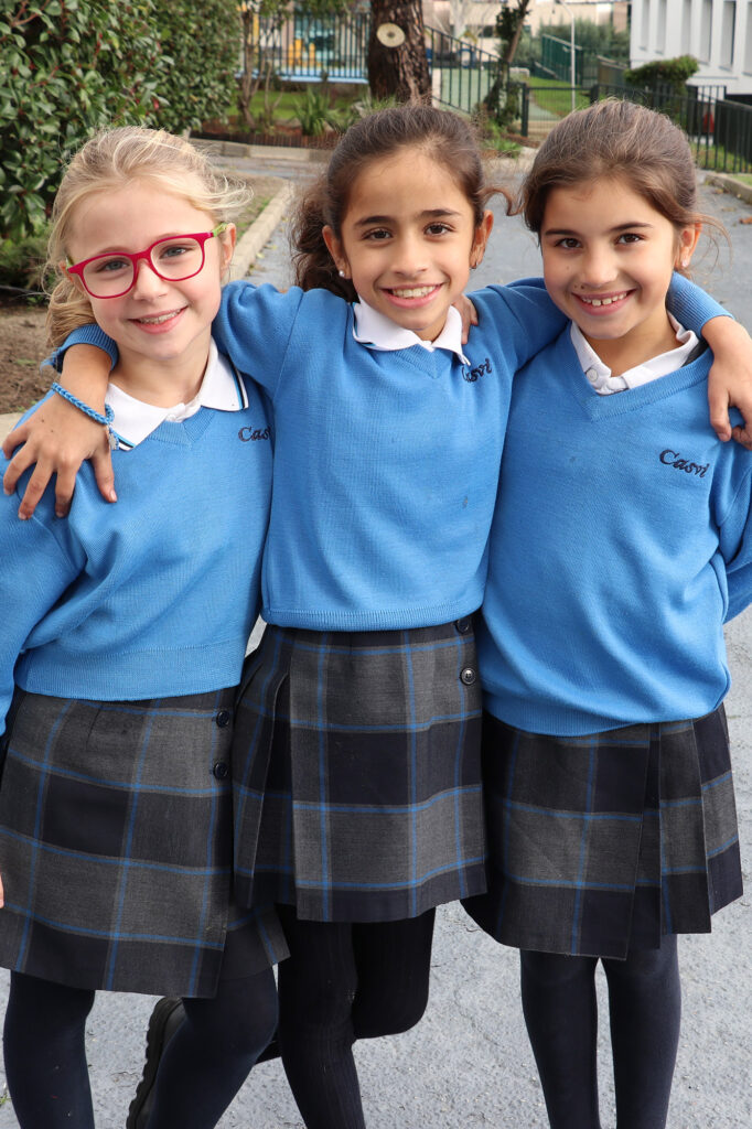 Alumnas del colegio americano en Madrid Casvi International American School. Colegio privado Tres Cantos