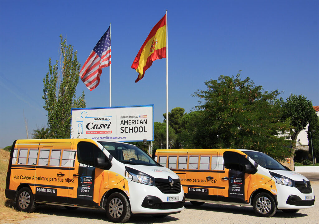 Autobuses escolares que realizan rutas escolares, como servicio de Casvi Tres Cantos