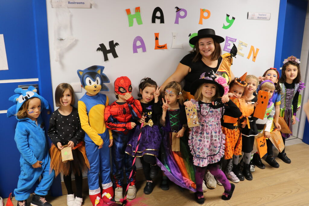Niños disfrazados para Halloween en Casvi Tres Cantos