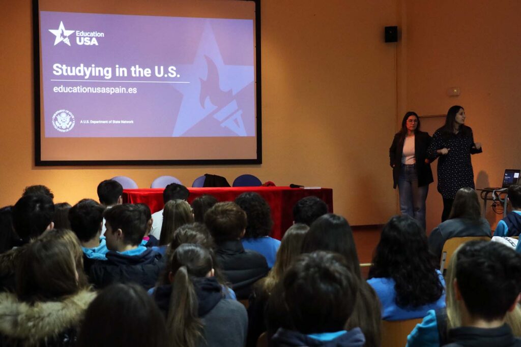 Charla sobre los 5 pasos para estudiar en Estados Unidos