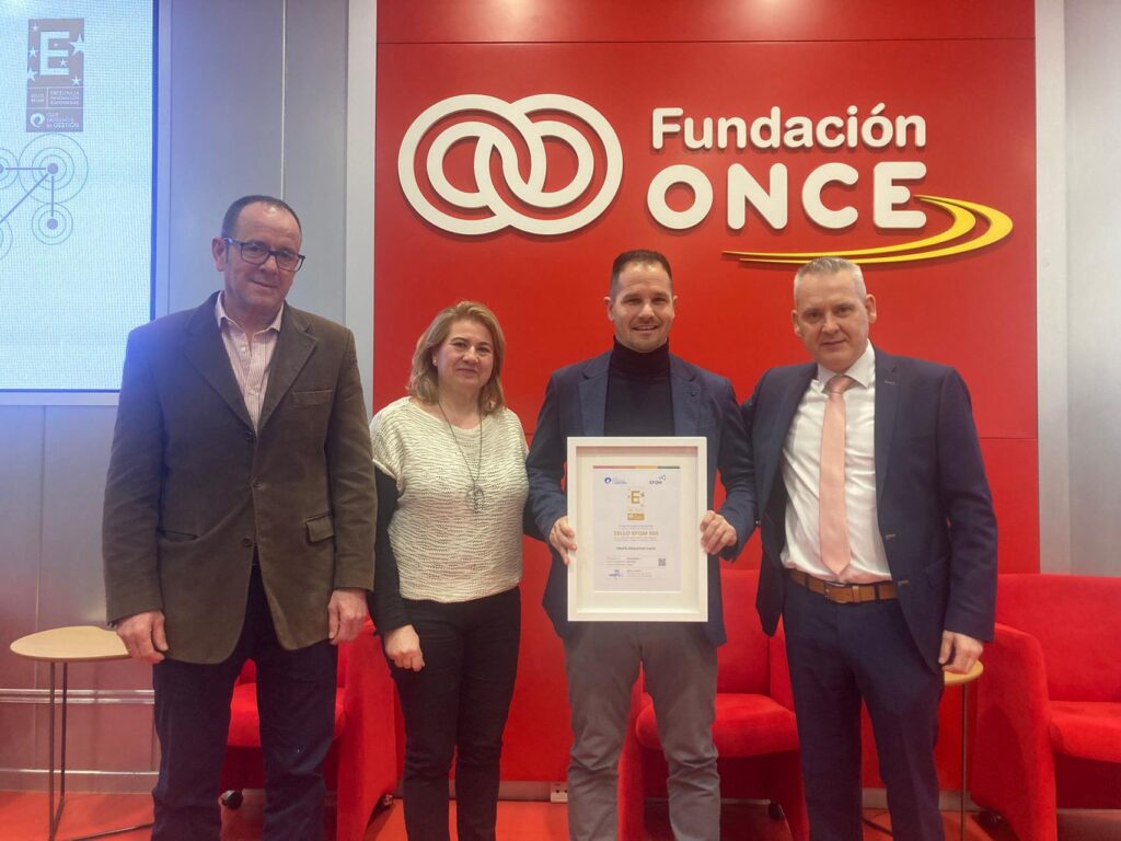 Colegio Casvi recogiendo el Sello EFQM+500