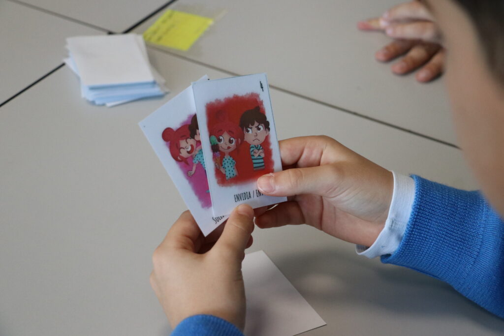 Actividad con tarjetas emociones Casvi Tres Cantos