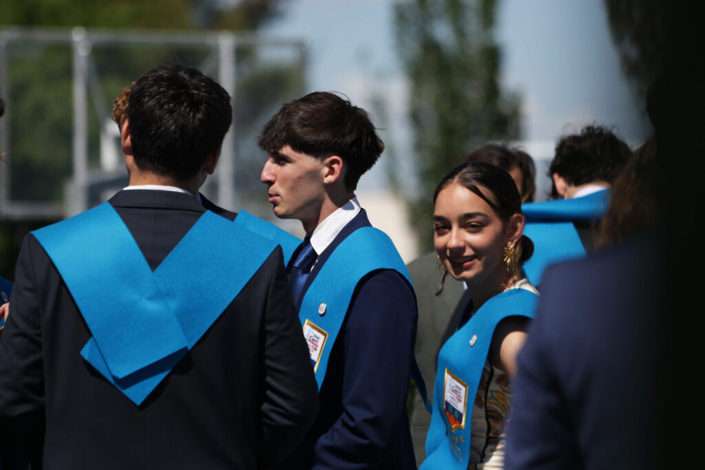 Alumnos en su graduación en Casvi Tres Cantos