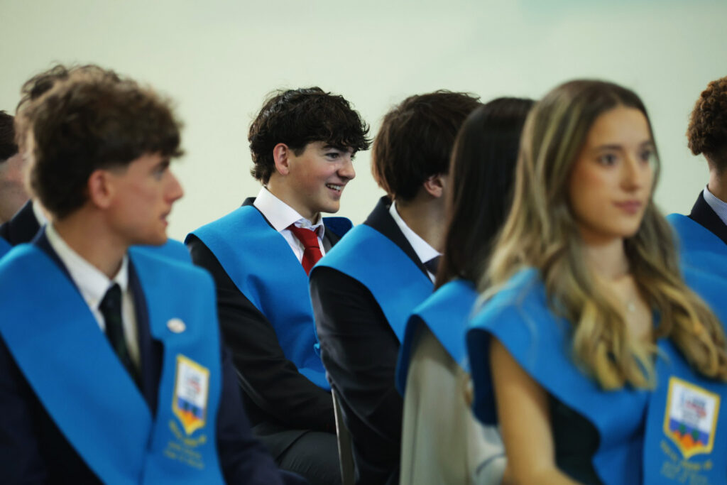 Alumnos en su graduación en Casvi Tres Cantos