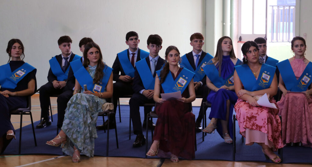 Estudiantes de Casvi en su graduacion