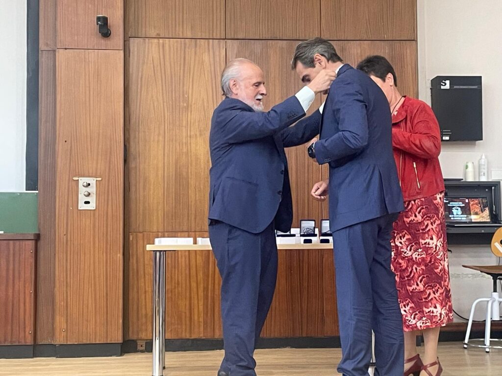 Juan Luis Yagüe, director de Casvi, recibe la Medalla al Honor 2025