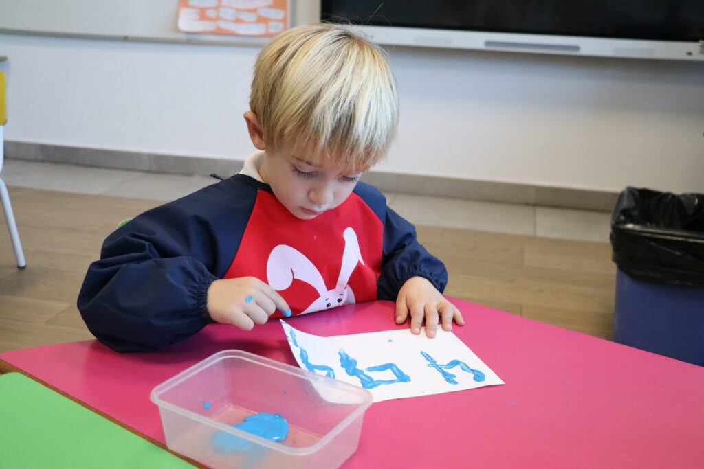 Alumno de Casvi Tres Cantos trabajando la creatividad infantil