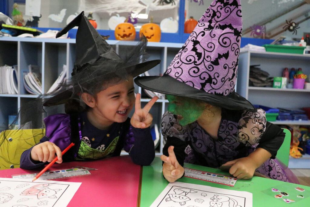 Celebración de Halloween en Casvi International American School