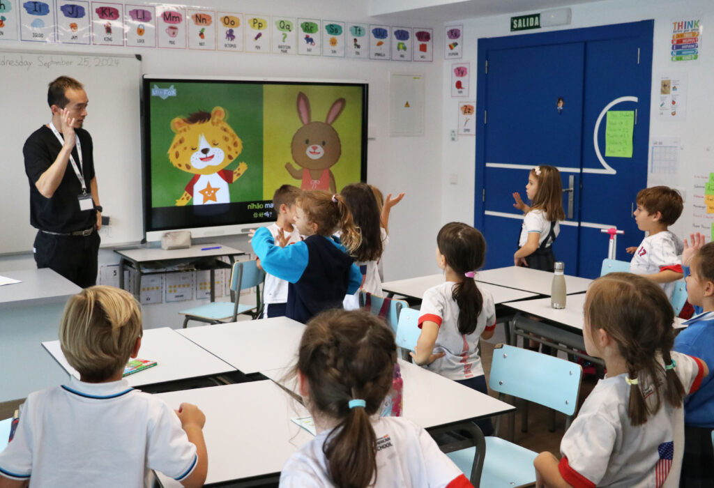 Alumnos de Casvi International American School aprendiendo chino